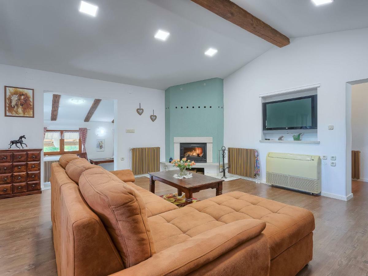 Holiday Home Country House D&D By Interhome Pula Exterior photo